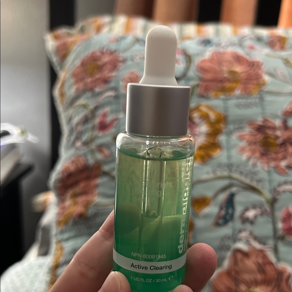 Dermalogica Active Clearing Serum - Green and Silver